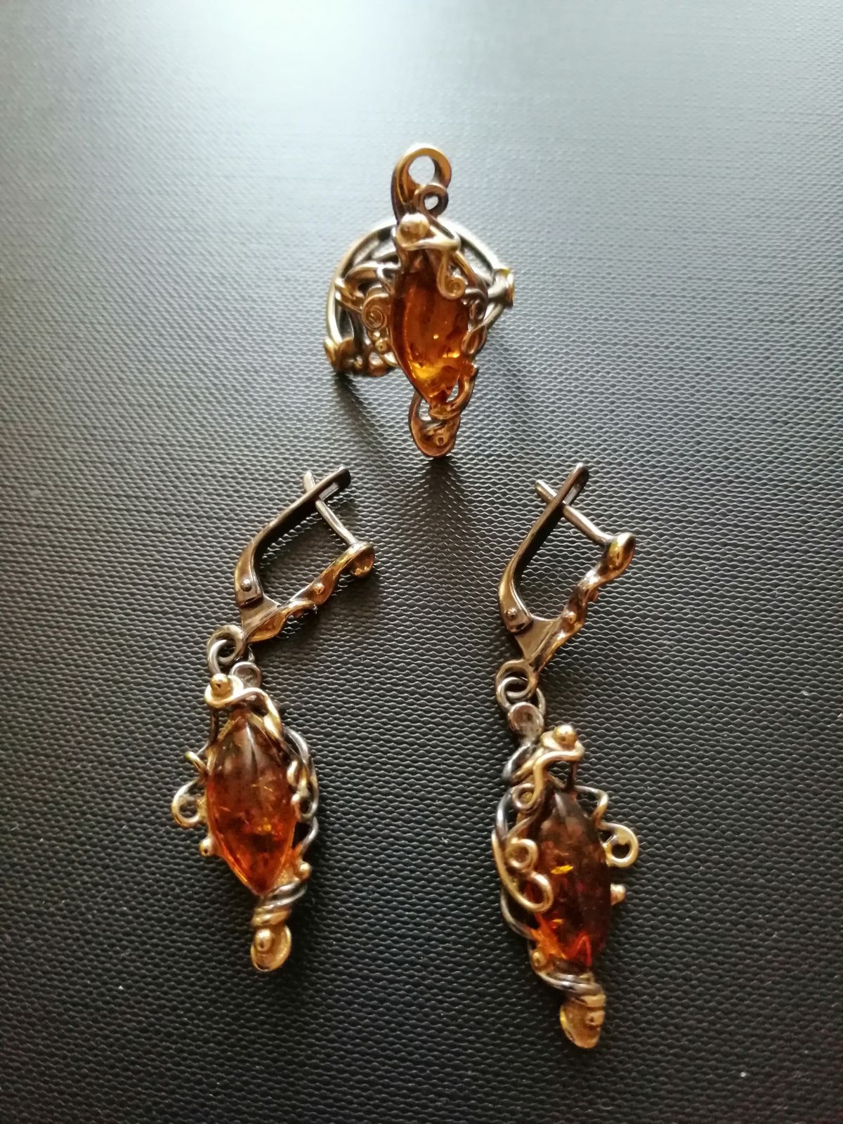 Серебряное кольцо с янтарем ЯНТАРНАЯ ВОЛНА 820953: белое и жёлтое ...